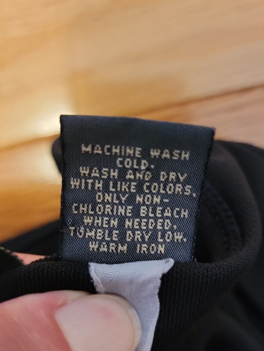 Banana Republic Black Scoop Neck Tank with Side Ruching - Picture 4 of 6
